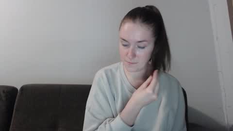 Snapshot of lily_love_x chatting on October 17, 10:01 pm lily_love_x online show from October 17, 10:01 pm