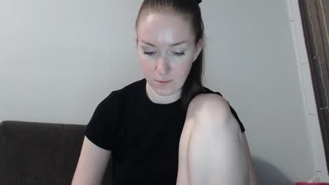 lily_love_x online show from March 27, 10:31 pm