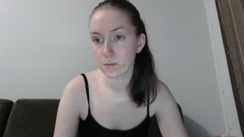 lily_love_x online show from April 10, 3:01 am