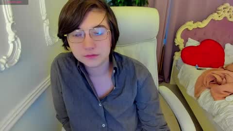 Lily online show from April 12, 3:11 am