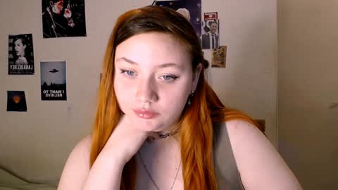 Snapshot of lily_shamy chatting on December 26, 4:14 pm Alice online show from December 26, 4:14 pm