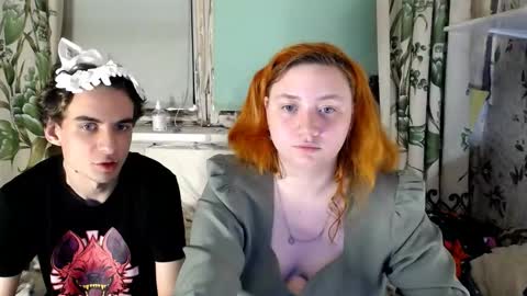 Snapshot of lily_shamy chatting on October 31, 7:26 pm Alice online show from October 31, 7:26 pm