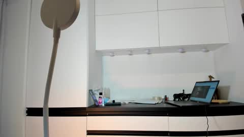 Snapshot of lily_smile_ chatting on November 22, 7:02 pm and more - for fans and creators online show from November 22, 7:02 pm