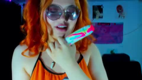 Snapshot of lily_stone04 chatting on December 5, 8:11 am lily_stone04 online show from December 5, 8:11 am