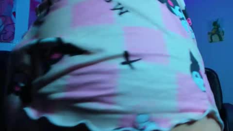 Snapshot of lily_stone04 chatting on November 4, 7:51 am lily_stone04 online show from November 4, 7:51 am