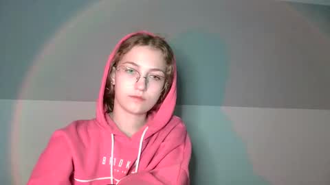 small lily online show from September 30, 7:13 am