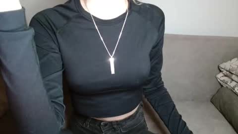 small lily online show from March 30, 4:52 pm