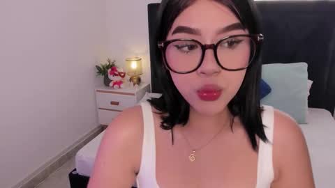 LilyWoodz online show from March 15, 2:45 pm