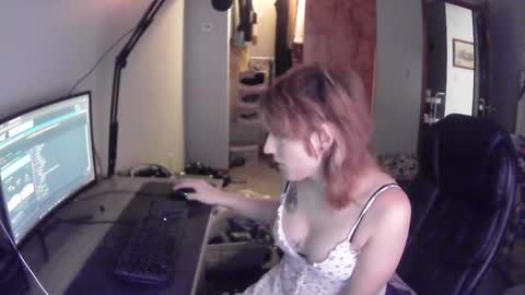 lilybvixen online show from October 16, 1:34 pm