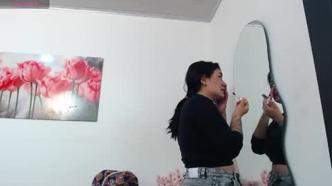 lilyfox23 online show from April 18, 12:42 pm