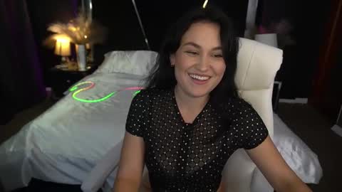 Snapshot of lilyfoxyy chatting on November 4, 2:05 pm Lily online show from November 4, 2:05 pm