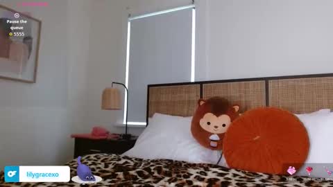 Lily Grace online show from November 22, 11:48 pm