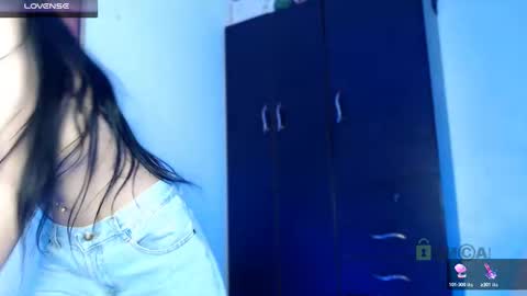 Snapshot of lilylouisee_ chatting on December 25, 12:16 am Liliana louise online show from December 25, 12:16 am