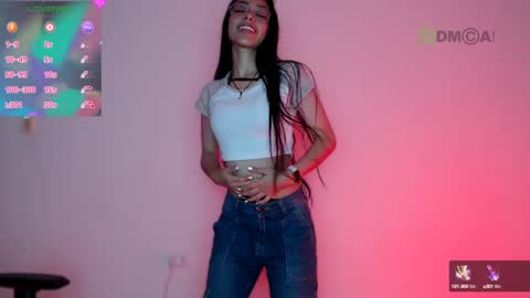 Snapshot of lilylouisee_ chatting on February 26, 4:24 pm Liliana louise online show from February 26, 4:24 pm