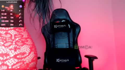 Snapshot of lilylouisee_ chatting on February 28, 12:43 am Liliana louise online show from February 28, 12:43 am