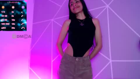 Snapshot of lilylouisee_ chatting on October 18, 8:09 pm Liliana louise online show from October 18, 8:09 pm