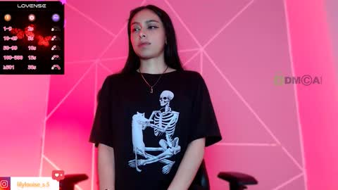 Snapshot of lilylouisee_ chatting on November 1, 6:15 am Liliana louise online show from November 1, 6:15 am