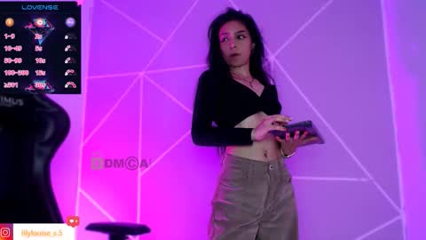 Snapshot of lilylouisee_ chatting on November 26, 12:33 am Liliana louise online show from November 26, 12:33 am