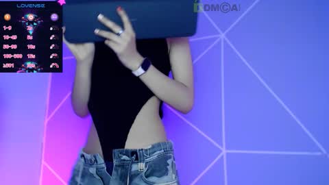 Snapshot of lilylouisee_ chatting on November 28, 12:24 am Liliana louise online show from November 28, 12:24 am