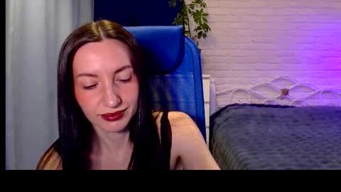 Lily online show from November 14, 8:35 am