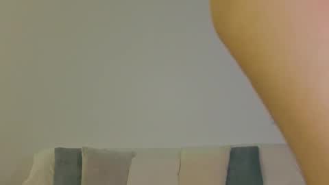 Snapshot of lilyroselyn chatting on October 3, 9:34 pm Lily online show from October 3, 9:34 pm