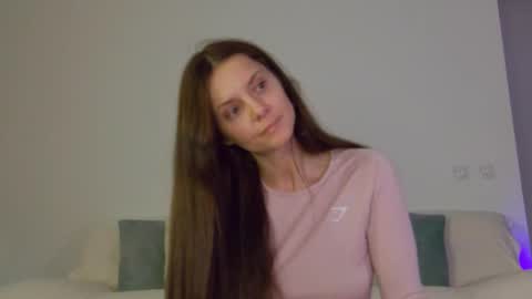 Snapshot of lilyroselyn chatting on October 10, 12:20 am Lily online show from October 10, 12:20 am