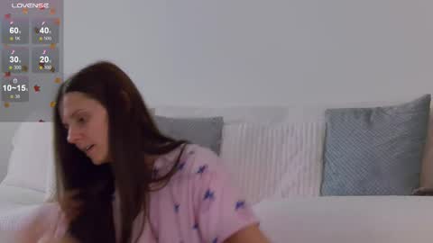 Snapshot of lilyroselyn chatting on November 8, 2:06 pm Lily online show from November 8, 2:06 pm