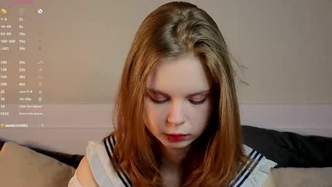 Julie online show from April 14, 8:26 pm