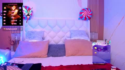 Snapshot of lilyybigass chatting on January 30, 11:44 am Lilly online show from January 30, 11:44 am