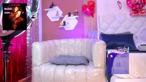 Snapshot of lilyybigass chatting on February 13, 12:00 pm Lilly online show from February 13, 12:00 pm