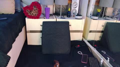 Snapshot of lilyybigass chatting on November 27, 11:45 am Lilly online show from November 27, 11:45 am