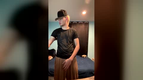 Snapshot of lima_tunes chatting on December 13, 9:09 pm lima_tunes online show from December 13, 9:09 pm