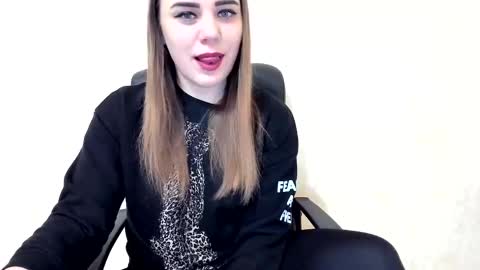 Snapshot of limebabykristi123 chatting on February 22, 10:51 am online show from February 22, 10:51 am