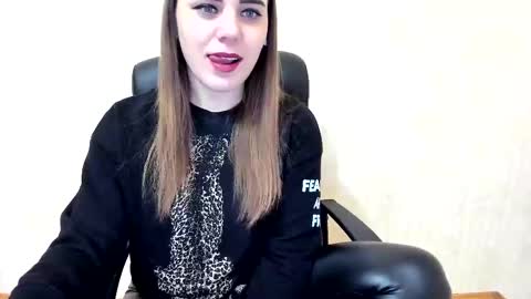 Snapshot of limebabykristi123 chatting on February 22, 1:57 pm online show from February 22, 1:57 pm