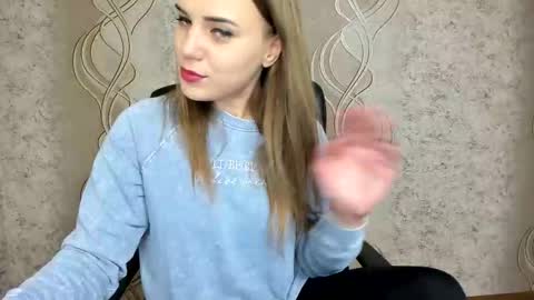 Snapshot of limebabykristi123 chatting on October 6, 1:08 pm online show from October 6, 1:08 pm