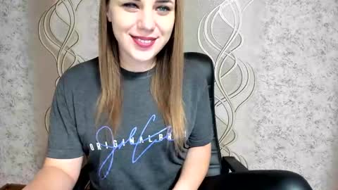 Snapshot of limebabykristi123 chatting on November 23, 10:42 pm online show from November 23, 10:42 pm