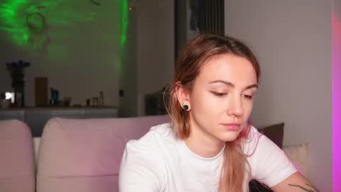 Snapshot of limy_sweet chatting on February 20, 4:28 am limy_sweet online show from February 20, 4:28 am