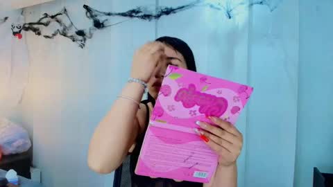 Snapshot of lina_bedoya chatting on November 4, 11:42 am Lina Bedoya online show from November 4, 11:42 am