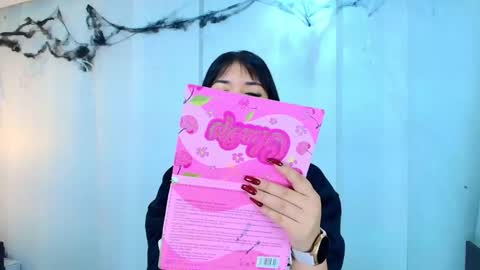 Snapshot of lina_bedoya chatting on November 6, 11:33 am Lina Bedoya online show from November 6, 11:33 am