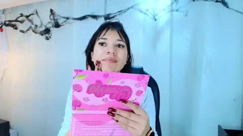 Snapshot of lina_bedoya chatting on November 10, 11:53 am Lina Bedoya online show from November 10, 11:53 am