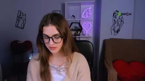 Snapshot of lina_fox12 chatting on October 6, 12:24 pm lina_fox12 online show from October 6, 12:24 pm