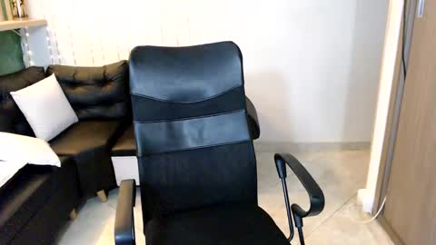 Snapshot of lina_kl chatting on November 13, 5:06 am lina_kl online show from November 13, 5:06 am