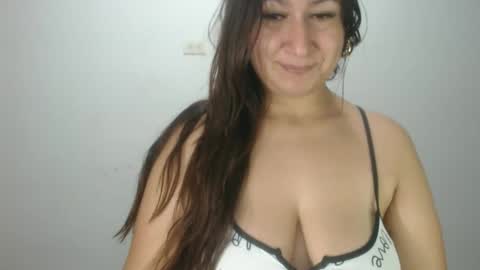 iiisabella online show from November 29, 9:34 am