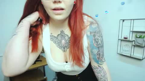 Snapshot of lina_ri chatting on April 26, 1:20 pm lina_ri online show from April 26, 1:20 pm