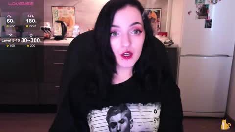 Lina 3  1715622743 online show from November 11, 7:19 am