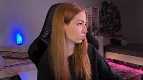 Snapshot of lina_witch chatting on October 15, 11:54 am lina online show from October 15, 11:54 am
