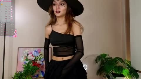 Lina online show from October 31, 11:22 am