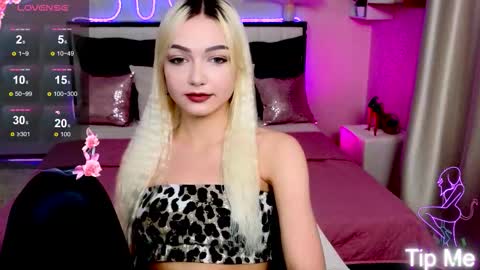 Snapshot of linalirian chatting on September 13, 3:23 pm I am Lina online show from September 13, 3:23 pm