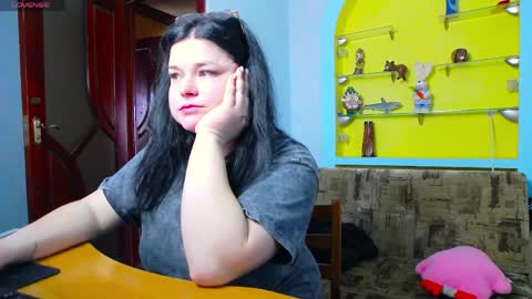 Lina online show from April 6, 5:52 am