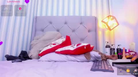 L I N A  online show from December 5, 9:28 am